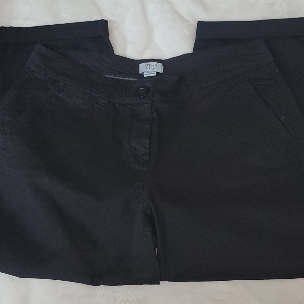 Crown & Ivy Capri